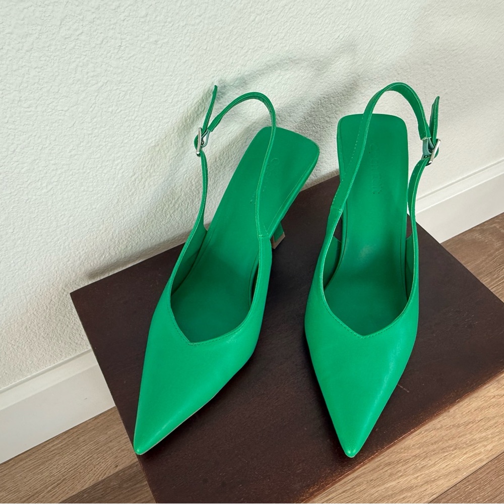 Elegant Green Pointed Toe Slingback Heels